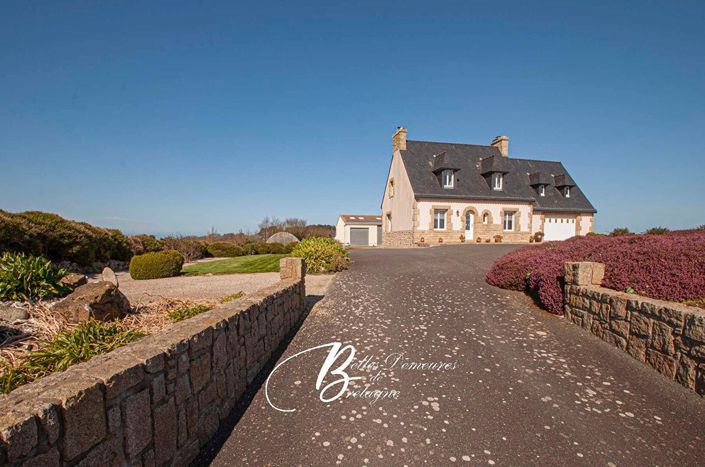 Image No.2-4 Bed House for sale