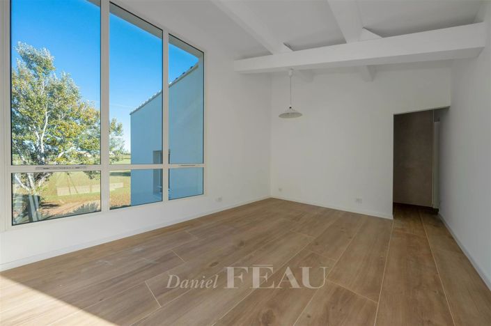 Image No.15-5 Bed House for sale