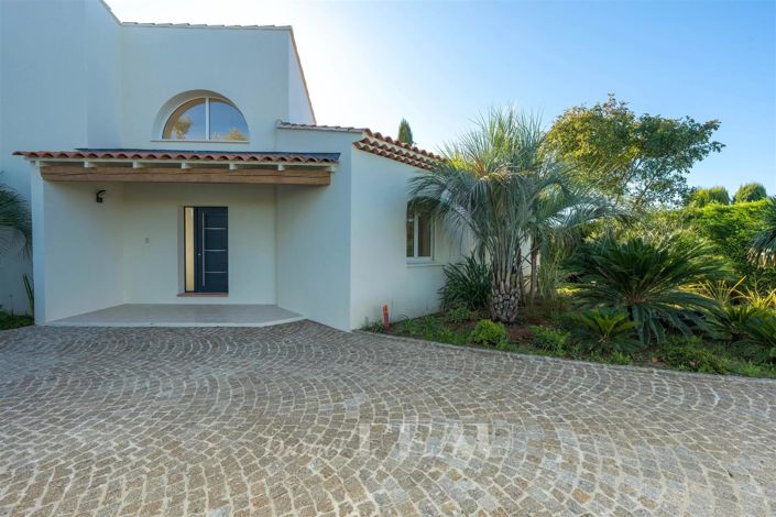 Image No.19-5 Bed House for sale