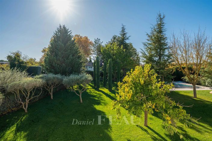 Image No.2-5 Bed House for sale