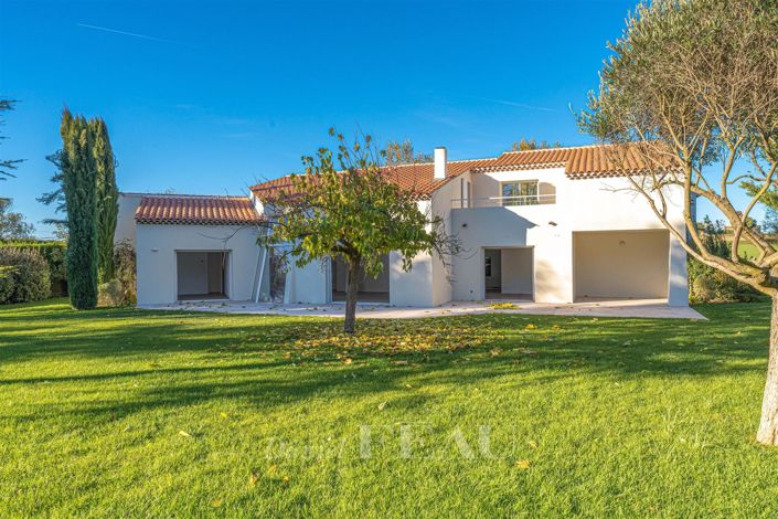 Image No.6-5 Bed House for sale