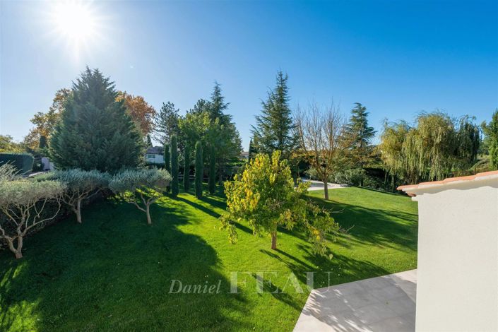 Image No.7-5 Bed House for sale