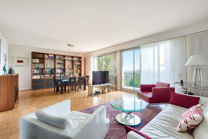 Image No.10-3 Bed Apartment for sale