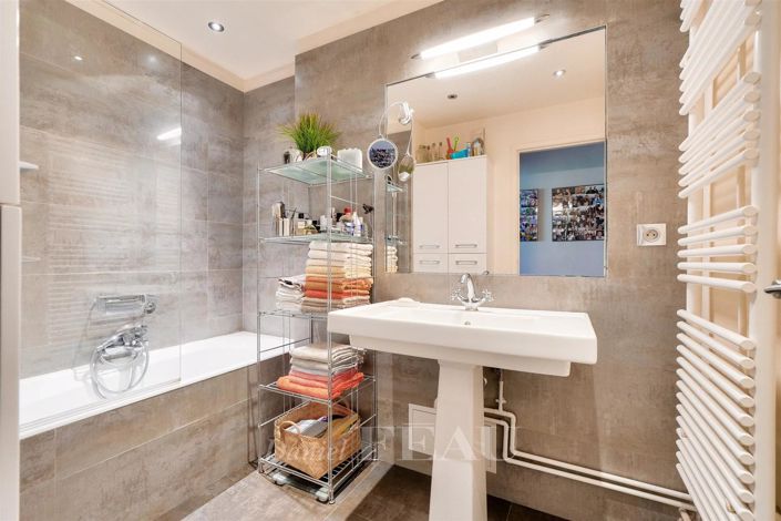 Image No.9-3 Bed Apartment for sale