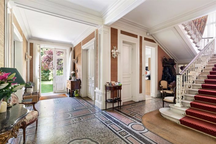 Image No.8-9 Bed House for sale