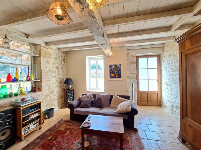 Image No.20-6 Bed House for sale