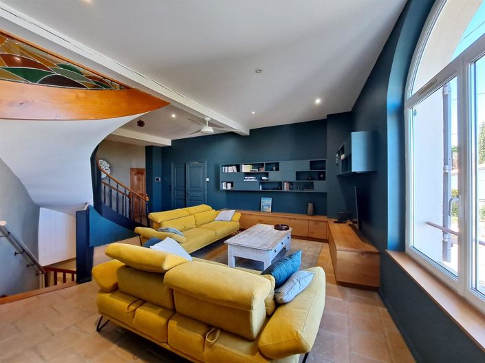 Image No.5-6 Bed House for sale