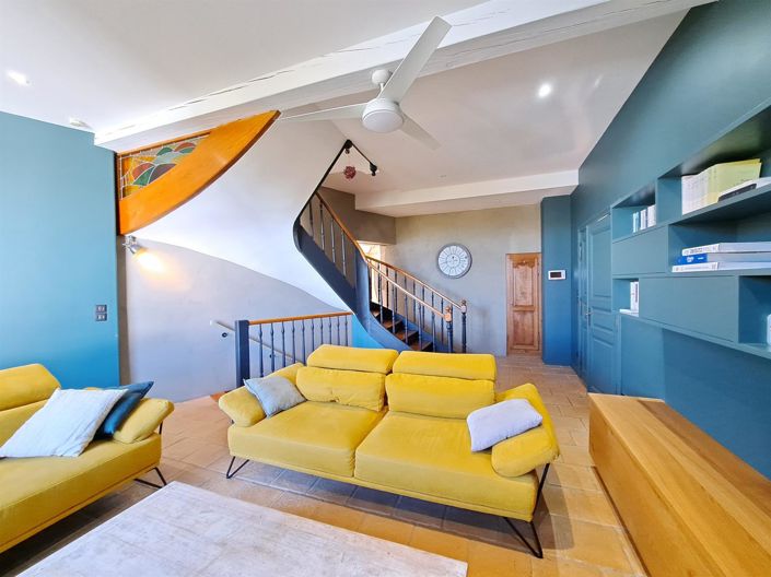 Image No.6-6 Bed House for sale