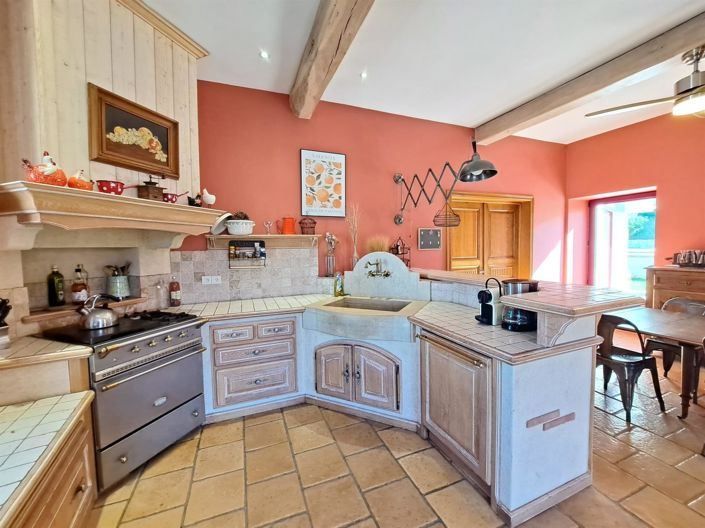 Image No.9-6 Bed House for sale