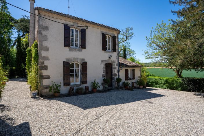 Image No.2-4 Bed House for sale