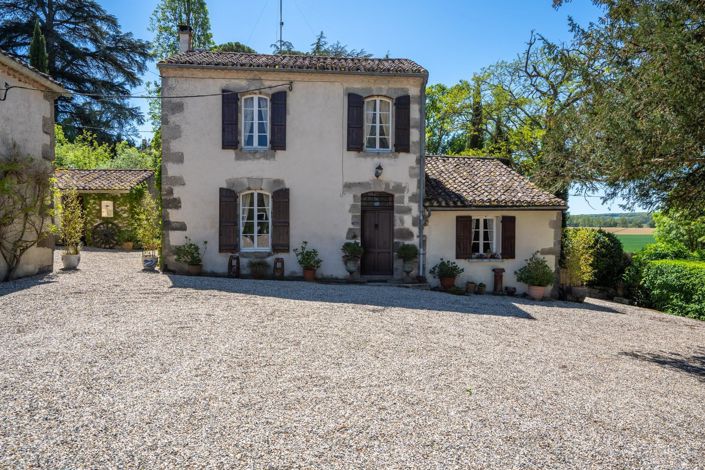 Image No.20-4 Bed House for sale