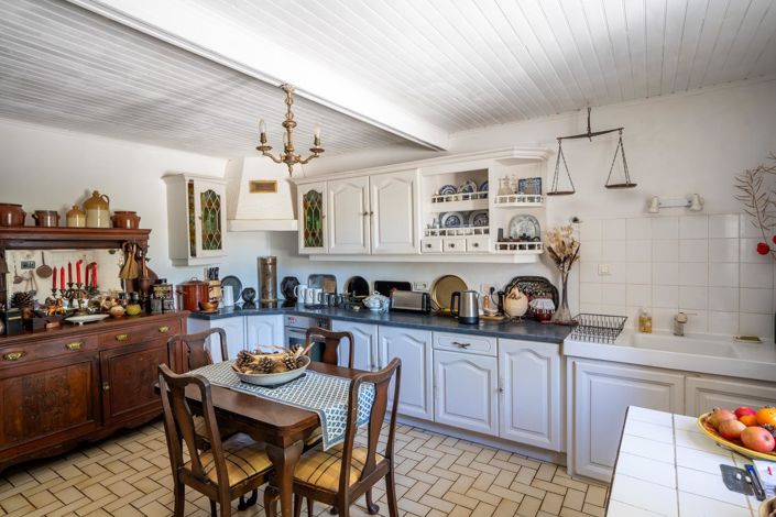 Image No.6-4 Bed House for sale