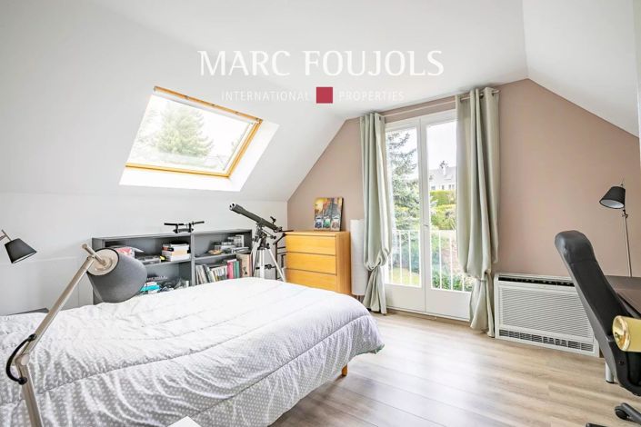 Image No.12-6 Bed House for sale