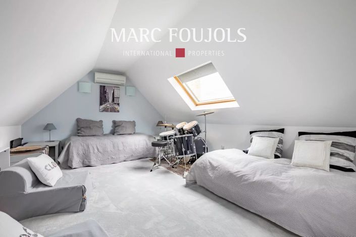 Image No.14-6 Bed House for sale