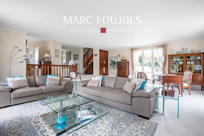 Image No.5-6 Bed House for sale