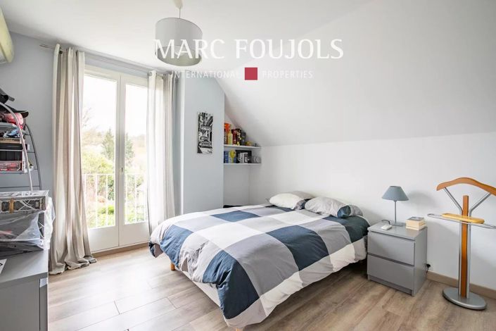 Image No.8-6 Bed House for sale