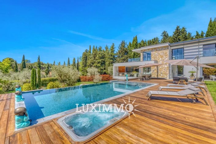 Image No.1-4 Bed House for sale
