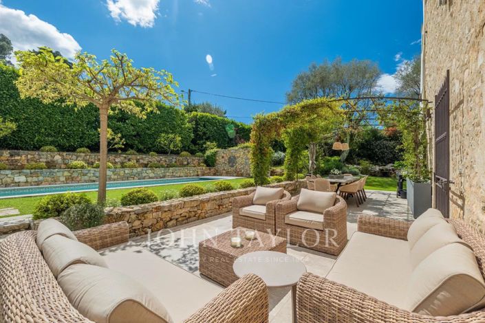 Image No.8-4 Bed House for sale