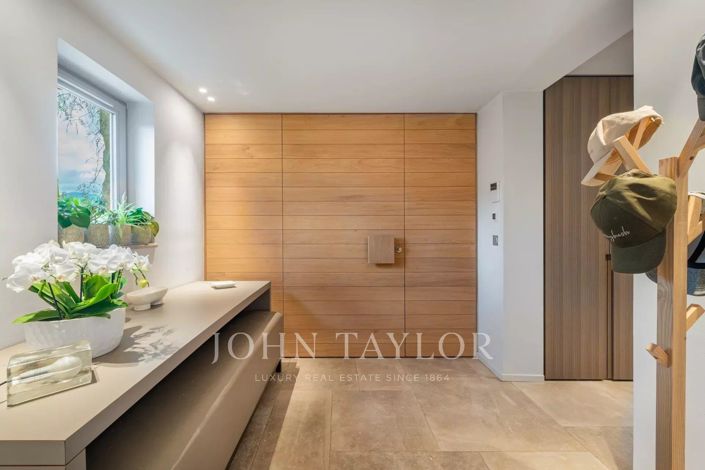 Image No.9-4 Bed House for sale