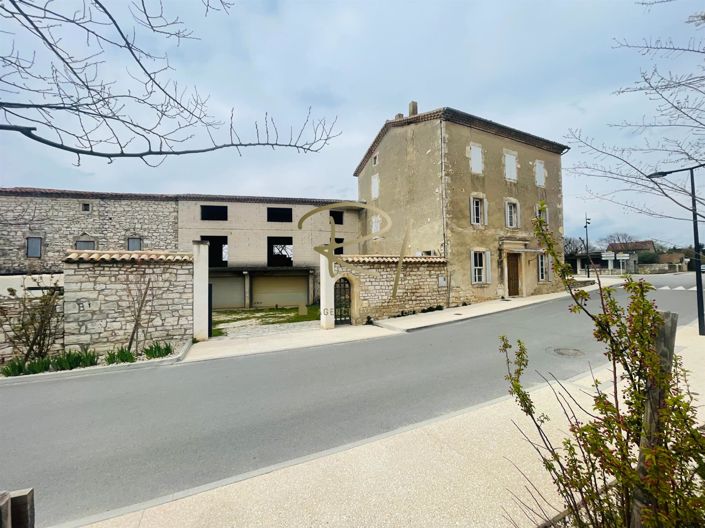 Image No.1-4 Bed House for sale