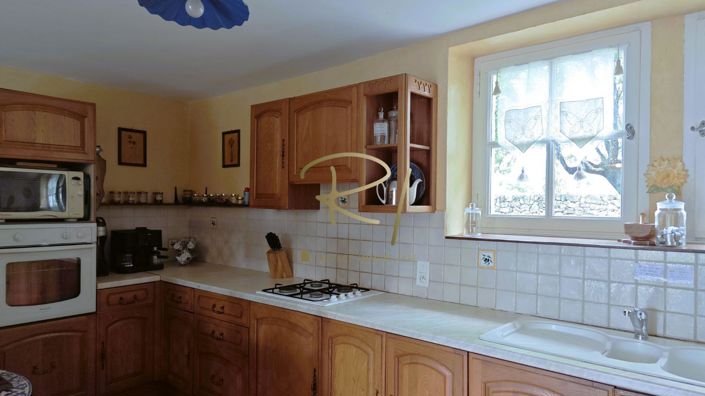 Image No.9-7 Bed House for sale