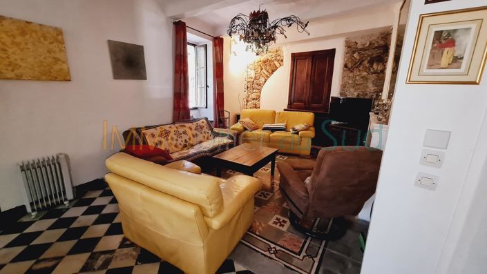 Image No.12-4 Bed House for sale