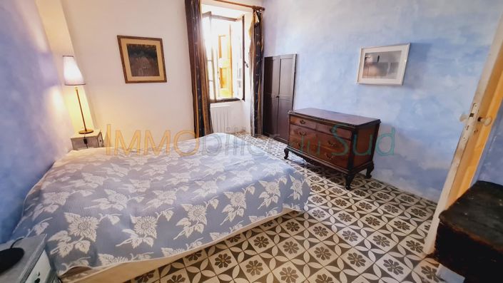 Image No.23-4 Bed House for sale