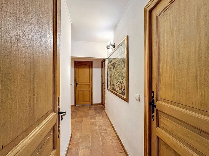 Image No.19-5 Bed House for sale