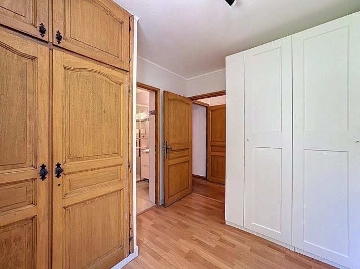 Image No.21-5 Bed House for sale