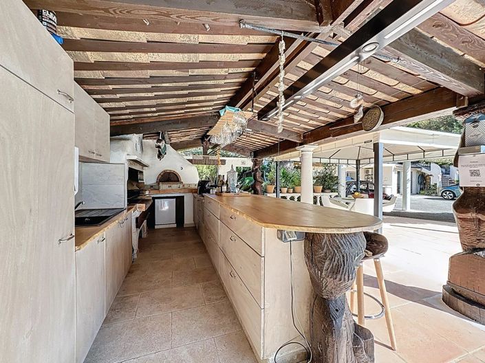 Image No.7-5 Bed House for sale