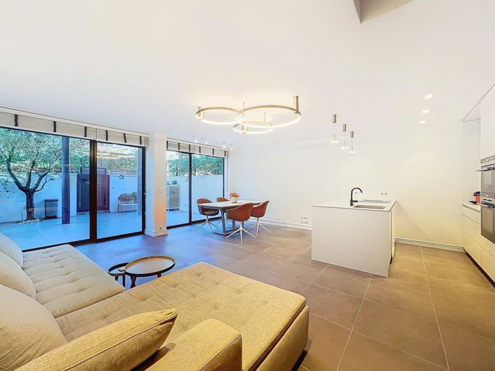 Image No.11-2 Bed Apartment for sale