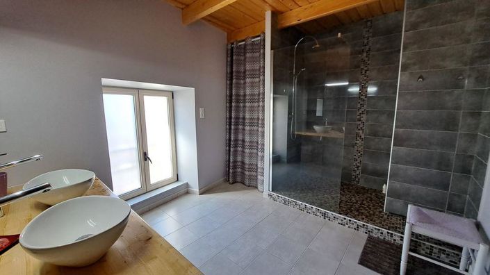 Image No.19-8 Bed House for sale