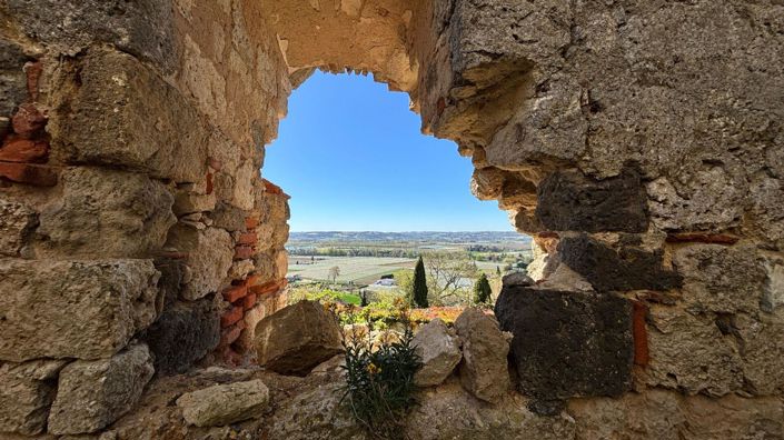 Image No.17-2 Bed Property for sale