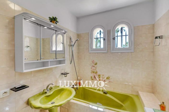 Image No.10-4 Bed House for sale