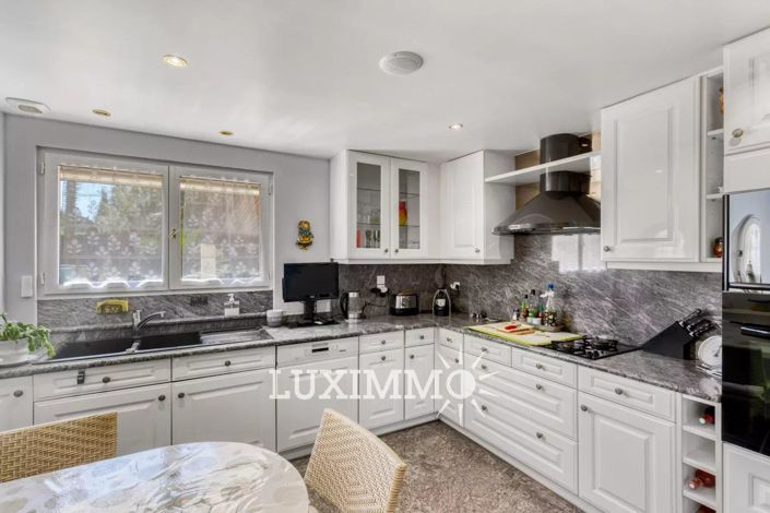 Image No.6-3 Bed House for sale