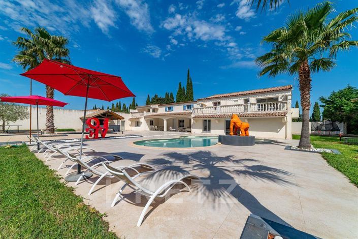 Image No.1-6 Bed House for sale