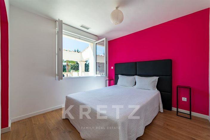 Image No.14-6 Bed House for sale