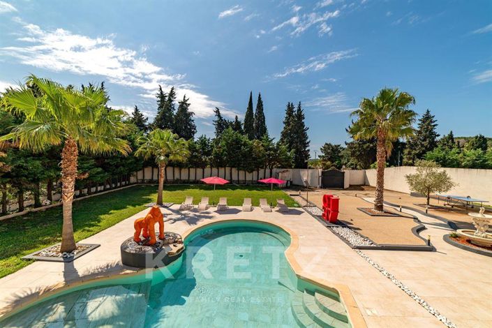 Image No.16-6 Bed House for sale