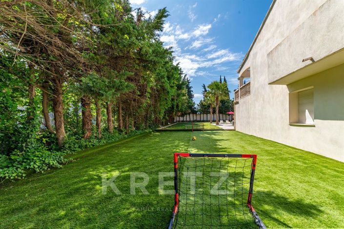 Image No.17-6 Bed House for sale