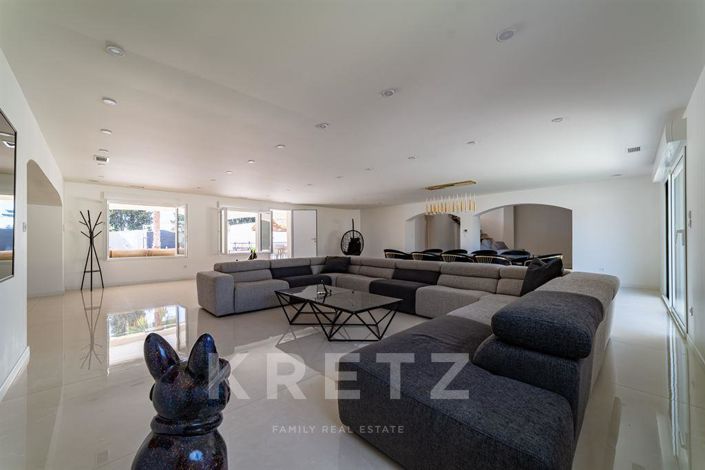 Image No.3-6 Bed House for sale