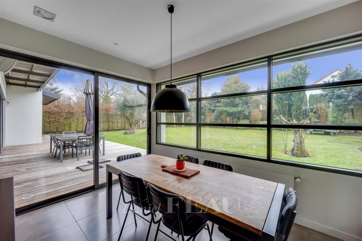 Image No.12-5 Bed House for sale