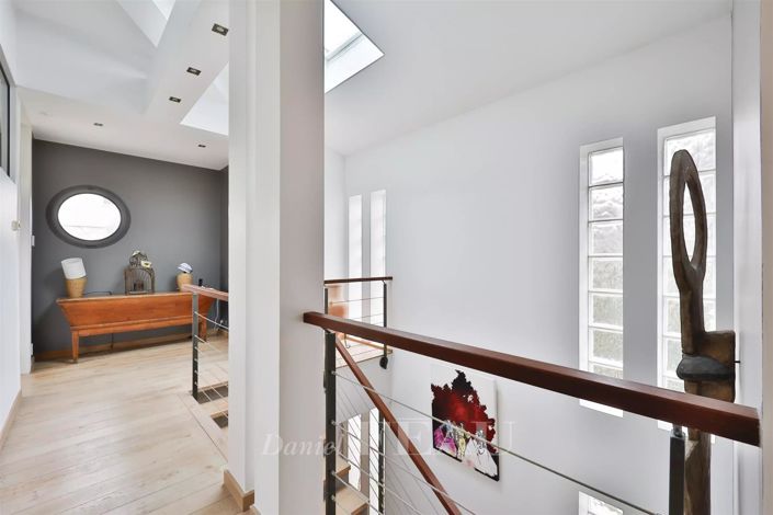 Image No.16-5 Bed House for sale