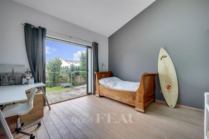 Image No.18-5 Bed House for sale