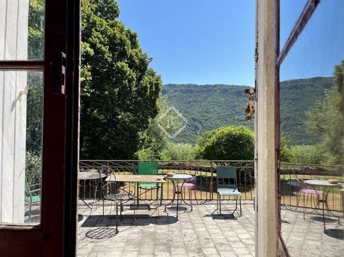Image No.1-7 Bed House for sale
