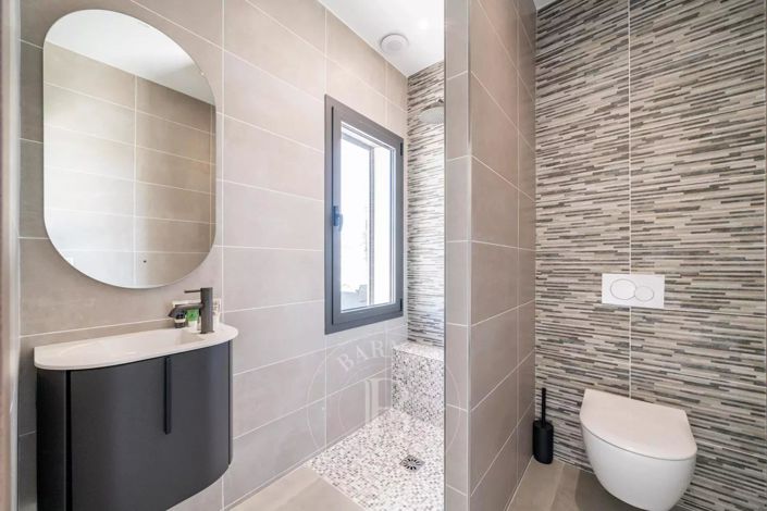 Image No.14-5 Bed House for sale