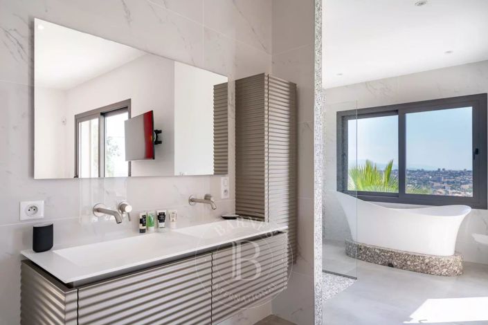 Image No.15-5 Bed House for sale