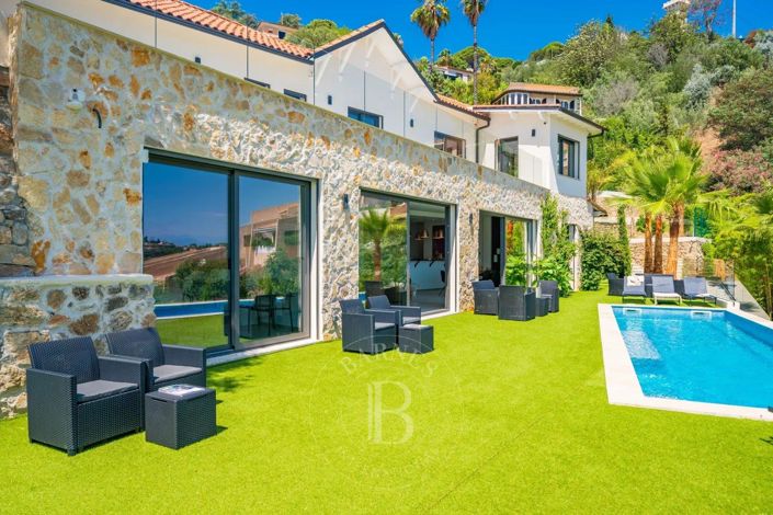 Image No.19-5 Bed House for sale