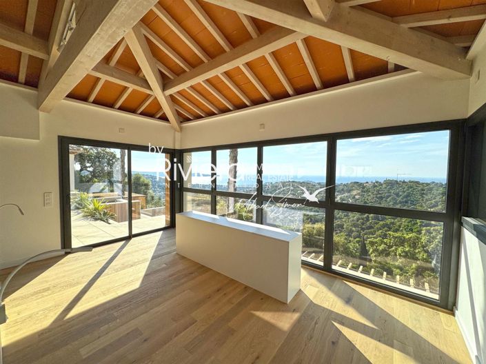 Image No.12-5 Bed House for sale