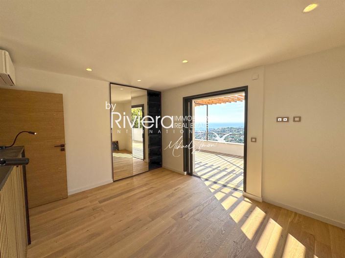 Image No.16-5 Bed House for sale