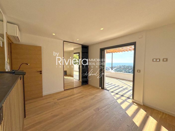 Image No.18-5 Bed House for sale